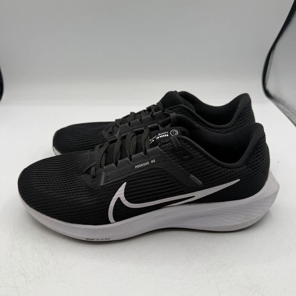 Nike Air Zoom Pegasus 40 Running Shoes Womens 9.5 Black white Sneaker DV3854-001 - Picture 5 of 10